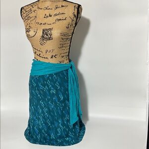 Kuhl Kai Convertible Skirt ~ New! Size SM in shades of Teal / Cyan  / Caribbean